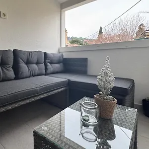 Tara Apartman